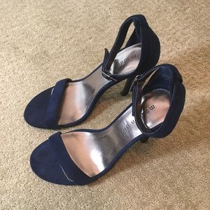 Blue velvet strap high heels